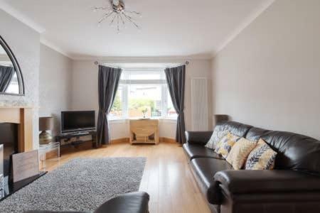 Crewe - 2 Bed, Free Off Street Parking And Private Garden * Édimbourg