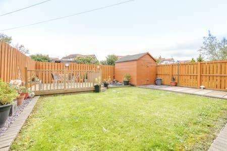 Crewe - 2 Bed, Free Off Street Parking And Private Garden Édimbourg