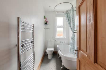 Crewe - 2 Bed, Free Off Street Parking And Private Garden * Édimbourg